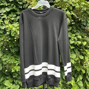 Black & White Pull Over (NWT)